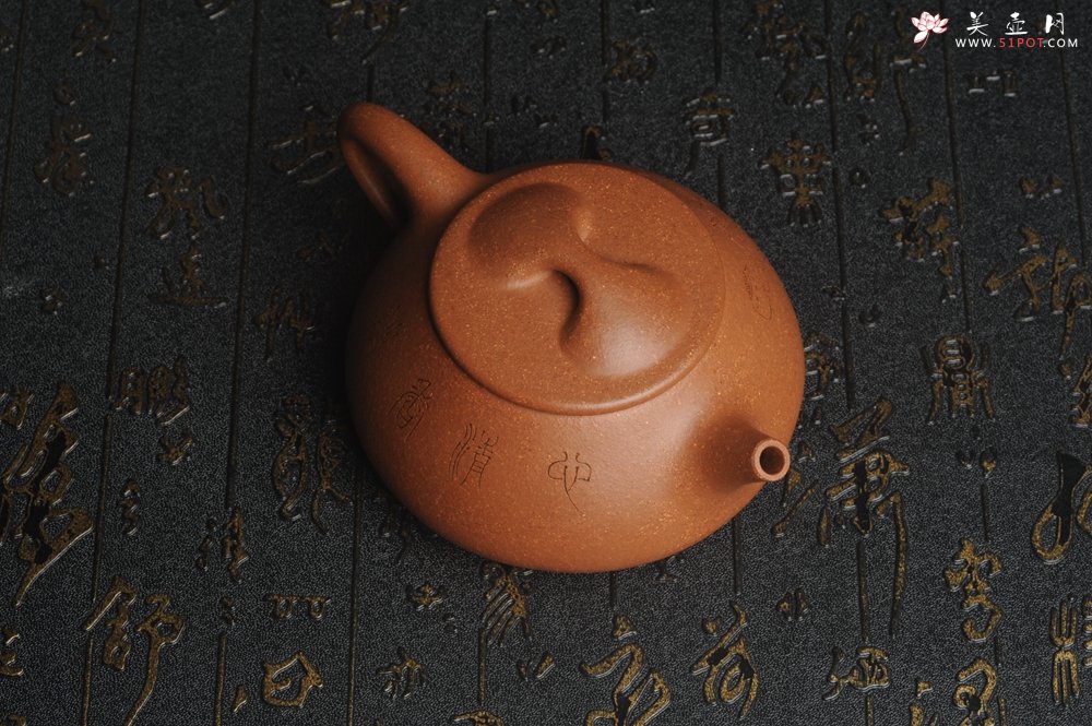 紫砂壶图片：潜力股周小培全手工演绎精品五彩段泥景舟石瓢 清茗堂助工文气装饰菖蒲佛手清供图 心清香妙 - 宜兴紫砂壶网
