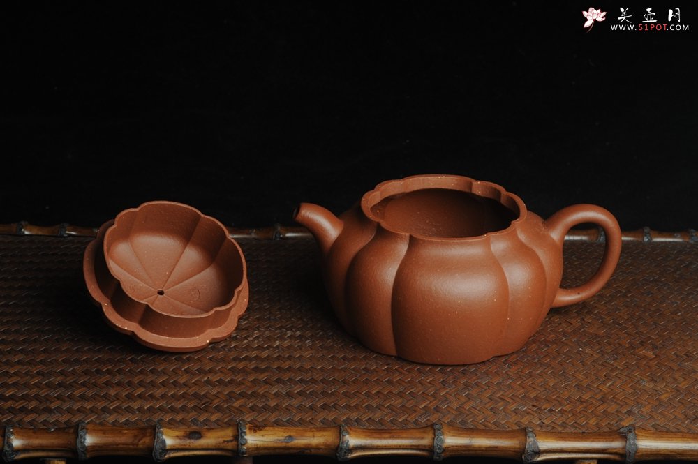 紫砂壶图片：美壶双11特惠秒杀 梨皮红泥精工筋囊井栏 - 宜兴紫砂壶网