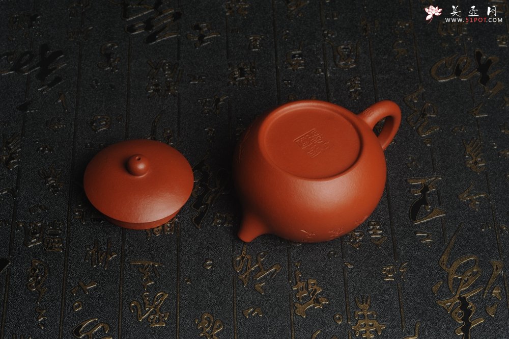 紫砂壶图片：特油润老朱泥 全手工美女西施壶 方健老师精心双刀刻绘 收缩大成型难 难得美品 - 宜兴紫砂壶网