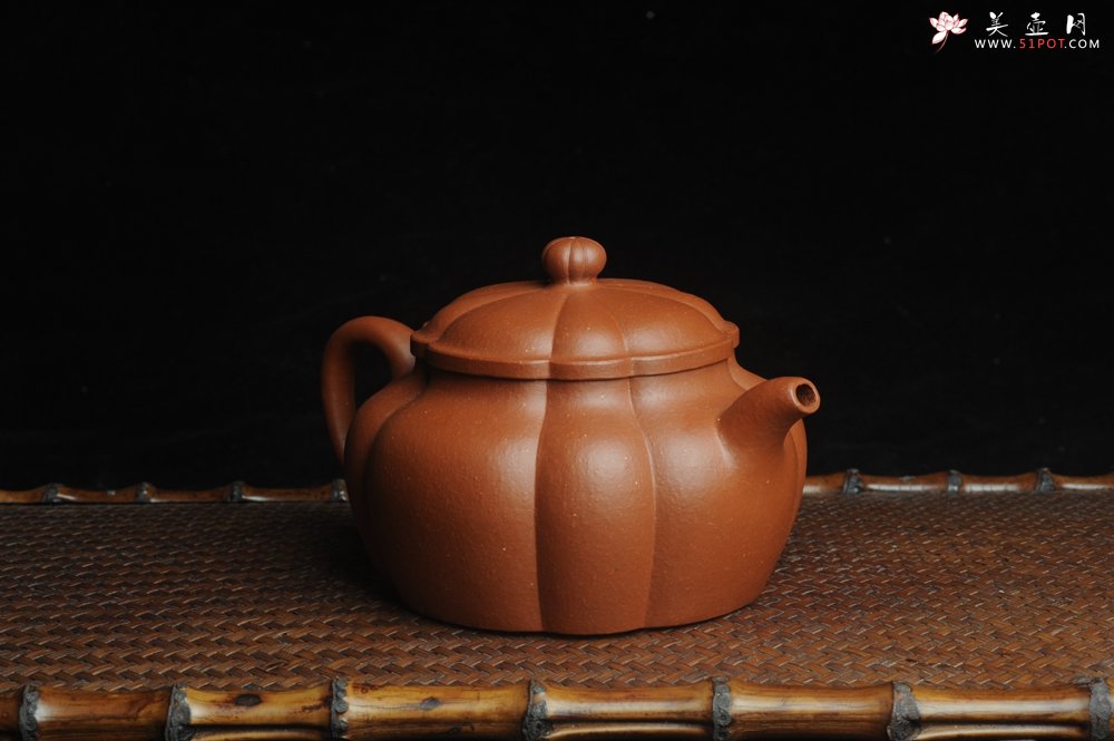紫砂壶图片：美壶双11特惠秒杀 梨皮红泥精工筋囊井栏 - 宜兴紫砂壶网