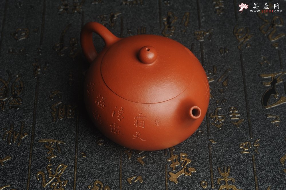 紫砂壶图片：特油润老朱泥 全手工美女西施壶 方健老师精心双刀刻绘 收缩大成型难 难得美品 - 宜兴紫砂壶网