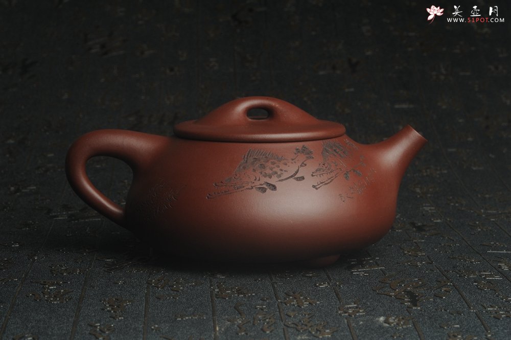 紫砂壶图片：油润紫泥 全手工大满瓢 石瓢 文气装饰双贵图 游鱼之乐 煮白石泛绿云 一瓢细酌邀桐君 - 宜兴紫砂壶网