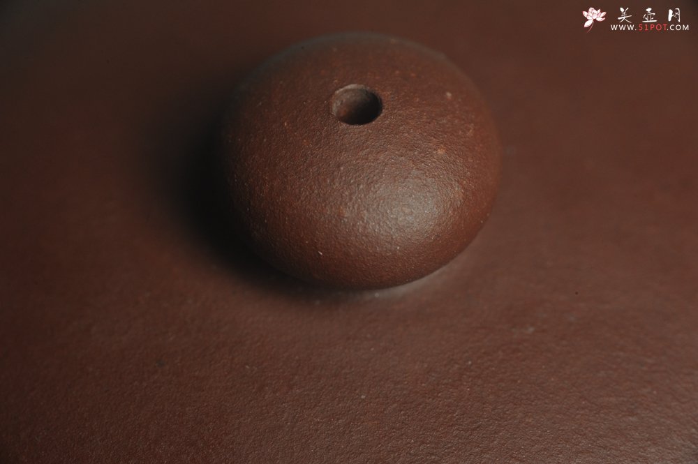 紫砂壶图片：美壶特惠 优质红拼泥精致四足菊蕾壶 大口实用 出水如柱 养后特油润 - 宜兴紫砂壶网