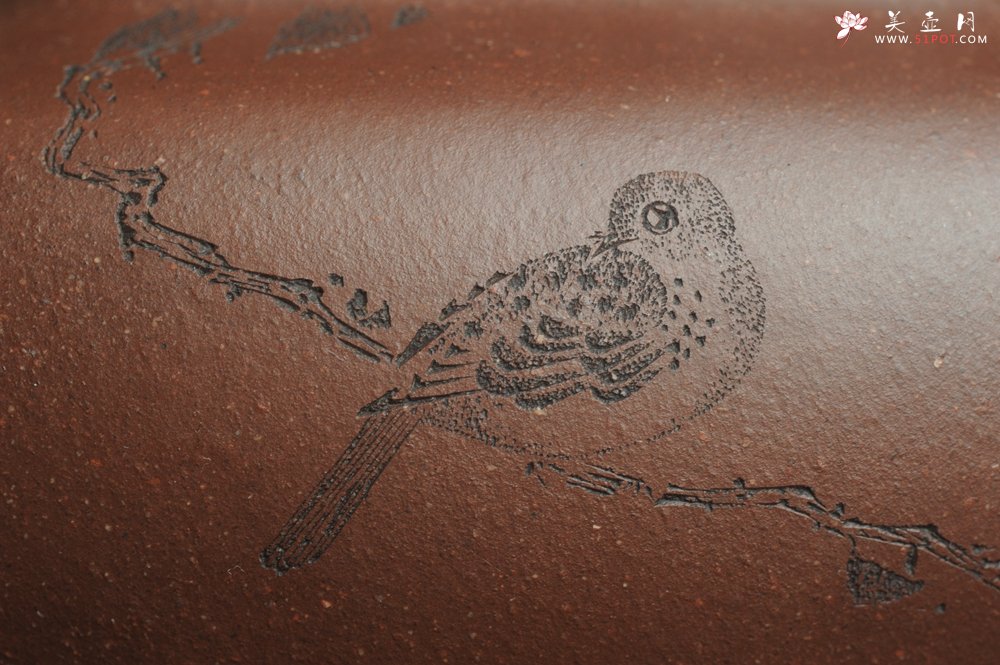 紫砂壶图片：美壶特惠 精工好料底曹青枯枝鸟小四方 灰常雅致 - 宜兴紫砂壶网