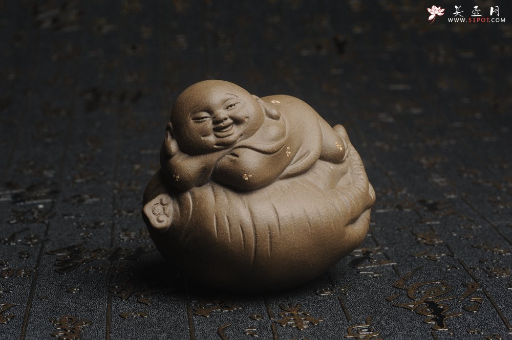 紫砂壶图片：美宠特惠 精工老青段如意人生茶宠摆件 神态细腻 长9cm宽7cm高7cm - 宜兴紫砂壶网