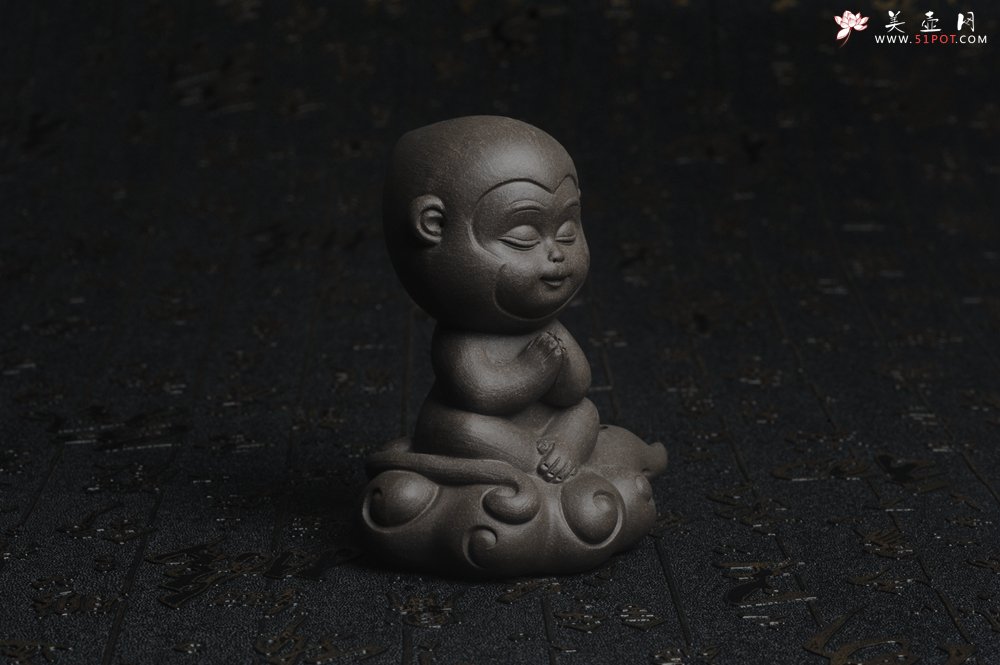 紫砂壶图片：美宠特惠 精工老青灰泥悟空茶宠摆件高9.3cm - 宜兴紫砂壶网