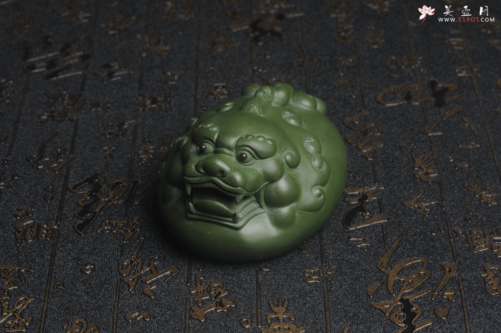 紫砂壶图片：美宠特惠 精工绿泥泥招财兽茶宠摆件 长10cm宽7cm高5cm - 宜兴紫砂壶网