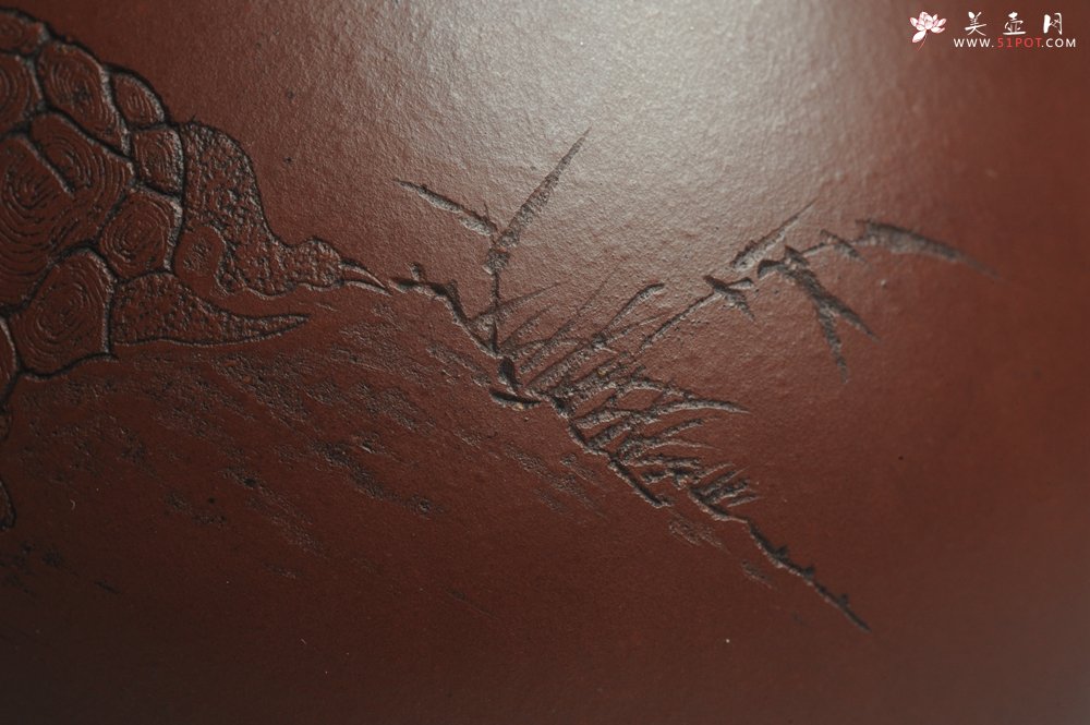 紫砂壶图片：油润黄龙山4号深井红皮龙 全手工高灯壶 清茗堂助工文气装饰龟寿图 延年益寿 - 宜兴紫砂壶网