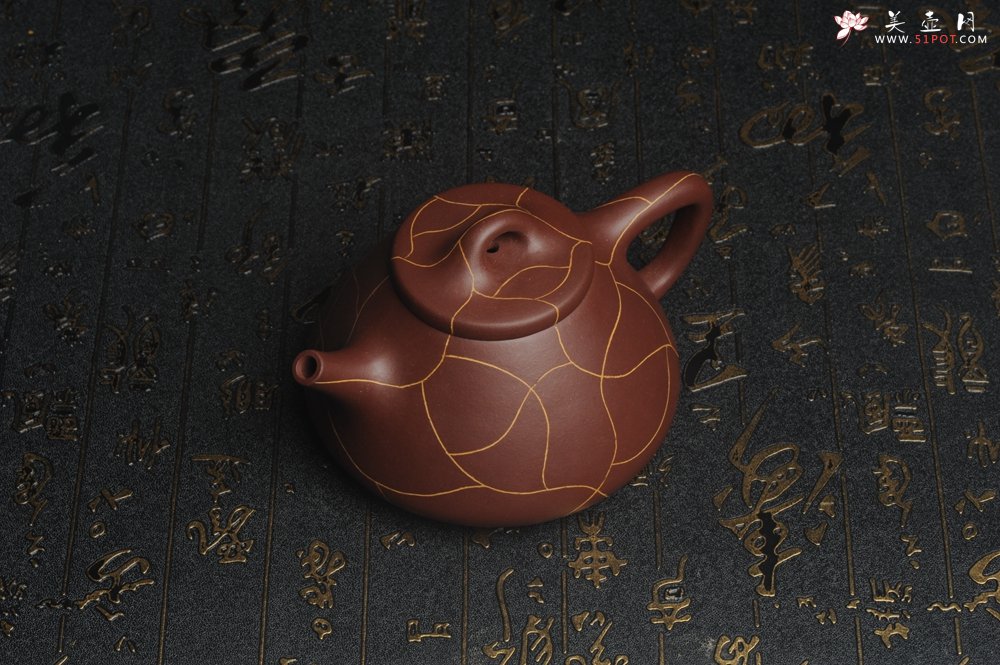 紫砂壶图片：美壶特惠 优质紫泥精工冰纹石瓢壶 特实用 出水如柱 养后油润 - 宜兴紫砂壶网
