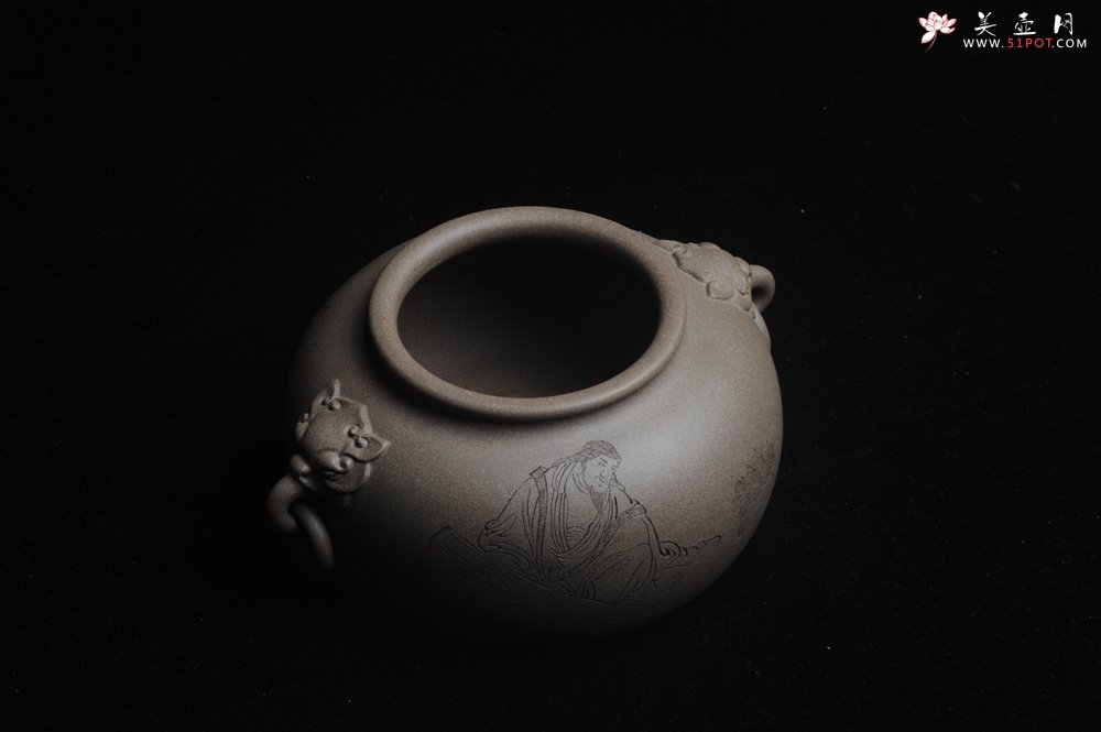 紫砂壶图片：精品特惠 老青段精品瑞兽双耳罐 茶仓 茶叶罐 水洗 烟灰缸 多用 子陶刻抚琴图 琴韵书声 - 宜兴紫砂壶网