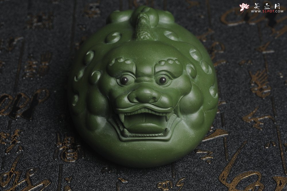 紫砂壶图片：美宠特惠 精工绿泥泥招财兽茶宠摆件 长10cm宽7cm高5cm - 宜兴紫砂壶网