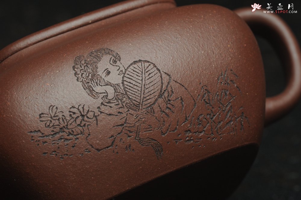 紫砂壶图片：美壶特惠 精工好料底曹青美女小四方 灰常雅致 - 宜兴紫砂壶网