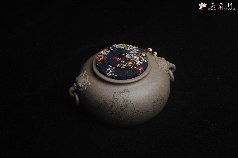 紫砂壶图片：精品特惠 老青段精品瑞兽双耳罐 茶仓 茶叶罐 水洗 烟灰缸 多用 子陶刻抚琴图 琴韵书声 - 宜兴紫砂壶网