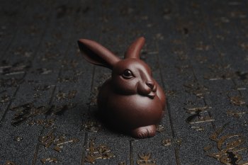 紫砂壶图片：美宠特惠 精工美兔茶宠摆件 灰常可爱 长6cm高4.5cm - 宜兴紫砂壶网