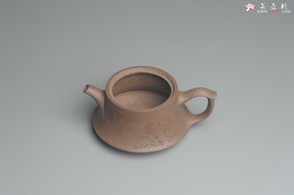 紫砂壶图片：美壶特惠 精工老段泥曼生山水柱础 贺岁佳品 高档包装 - 宜兴紫砂壶网