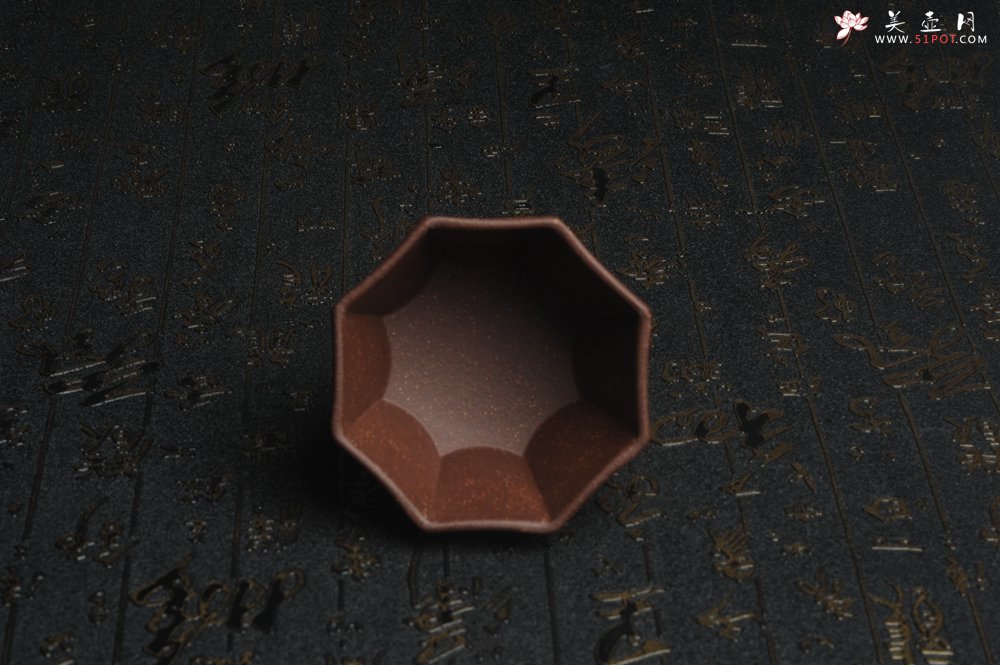 紫砂壶图片：美杯特惠 超精工厚实紫玉金砂八方杯 - 宜兴紫砂壶网