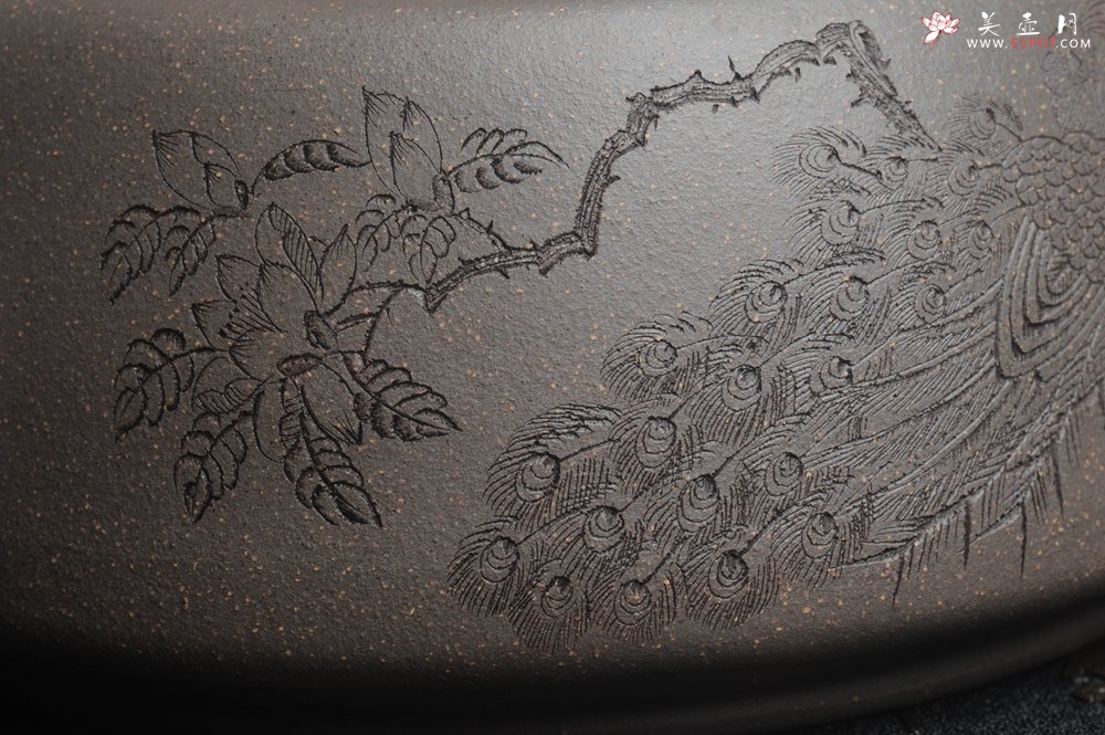 紫砂壶图片：精品特惠 助工老青段精品瑞兽双耳罐 茶仓 茶叶罐 水洗 烟灰缸 神鸟图 - 宜兴紫砂壶网