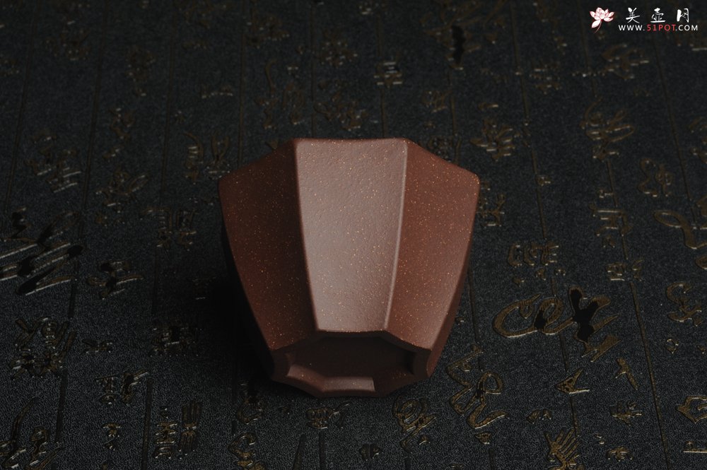 紫砂壶图片：美杯特惠 超精工厚实紫玉金砂八方杯 - 宜兴紫砂壶网