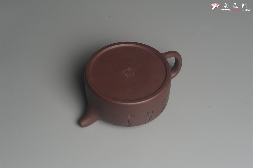紫砂壶图片：美壶特惠 潜力股助工精工老紫泥牛盖壶 罗汉图 - 宜兴紫砂壶网