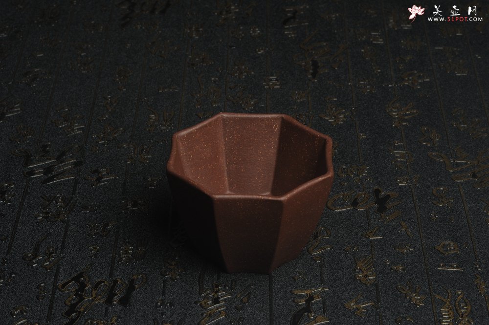 紫砂壶图片：美杯特惠 超精工厚实紫玉金砂八方杯 - 宜兴紫砂壶网