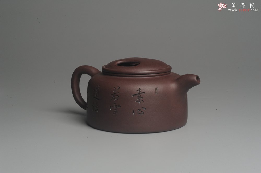 紫砂壶图片：美壶特惠 潜力股助工精工老紫泥牛盖壶 罗汉图 - 宜兴紫砂壶网