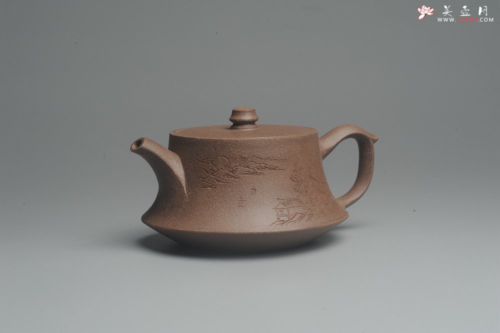 紫砂壶图片：美壶特惠 精工老段泥曼生山水柱础 贺岁佳品 高档包装 - 宜兴紫砂壶网