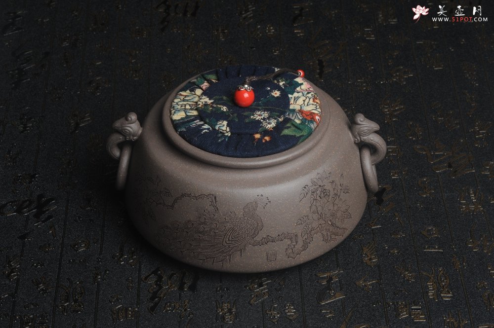 紫砂壶图片：精品特惠 助工老青段精品瑞兽双耳罐 茶仓 茶叶罐 水洗 烟灰缸 神鸟图 - 宜兴紫砂壶网