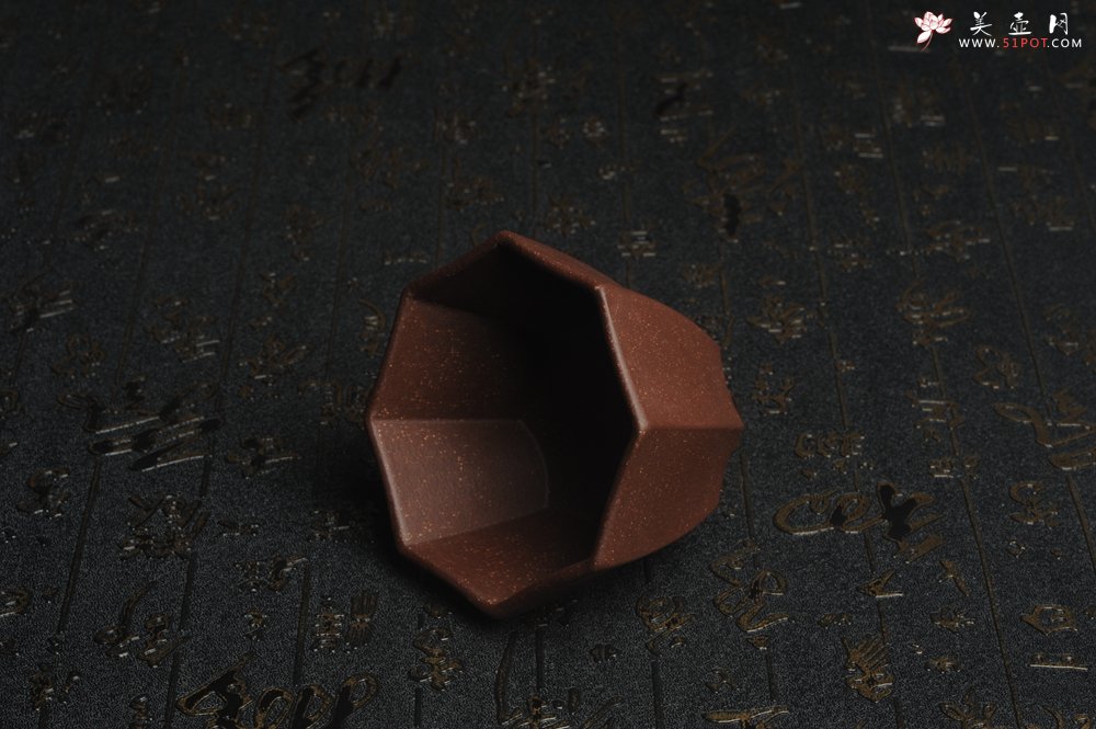 紫砂壶图片：美杯特惠 超精工厚实紫玉金砂八方杯 - 宜兴紫砂壶网