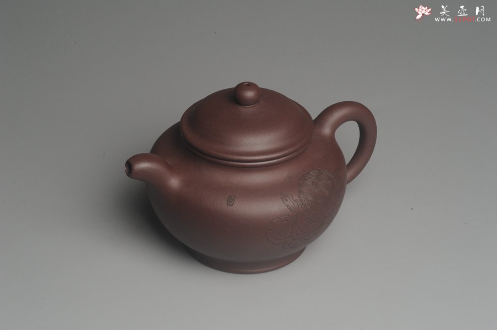 紫砂壶图片：美壶特惠 潜力股助工精工老紫泥掇只 龟寿图 - 宜兴紫砂壶网