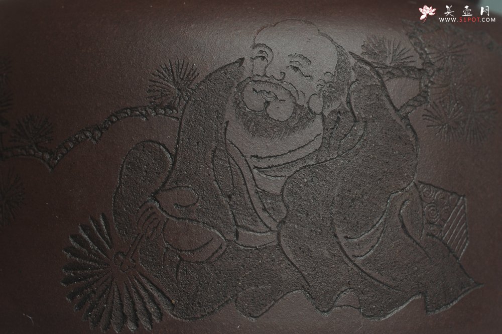 紫砂壶图片：美壶特惠 潜力股助工精工老紫泥牛盖壶 罗汉图 - 宜兴紫砂壶网