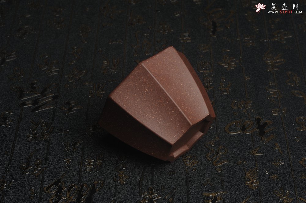 紫砂壶图片：美杯特惠 超精工厚实紫玉金砂八方杯 - 宜兴紫砂壶网