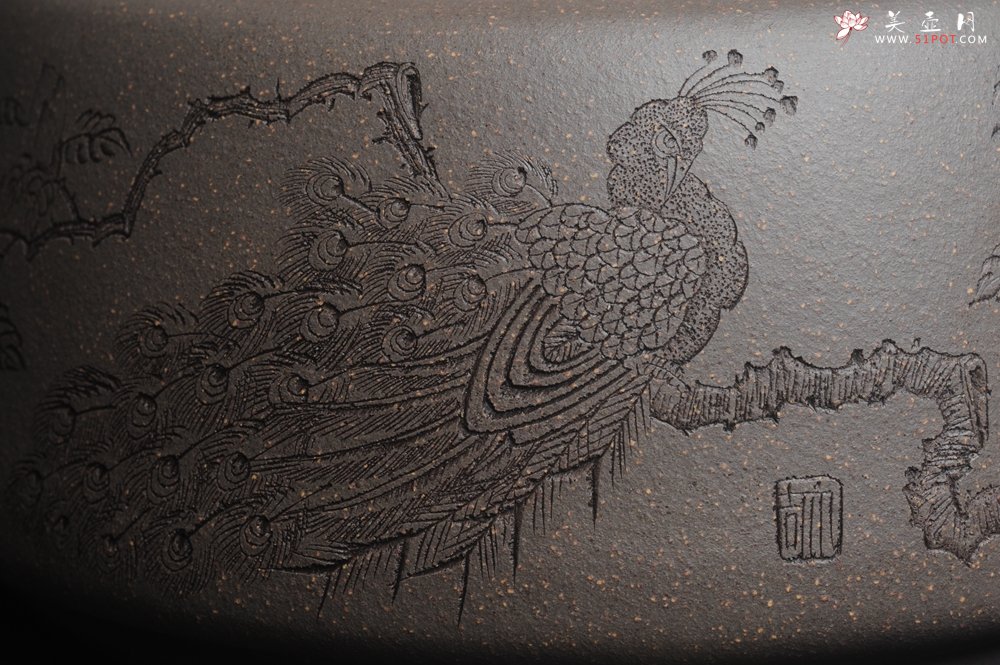 紫砂壶图片：精品特惠 助工老青段精品瑞兽双耳罐 茶仓 茶叶罐 水洗 烟灰缸 神鸟图 - 宜兴紫砂壶网