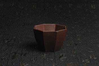 紫砂壶图片：美杯特惠 超精工厚实紫玉金砂八方杯 - 宜兴紫砂壶网