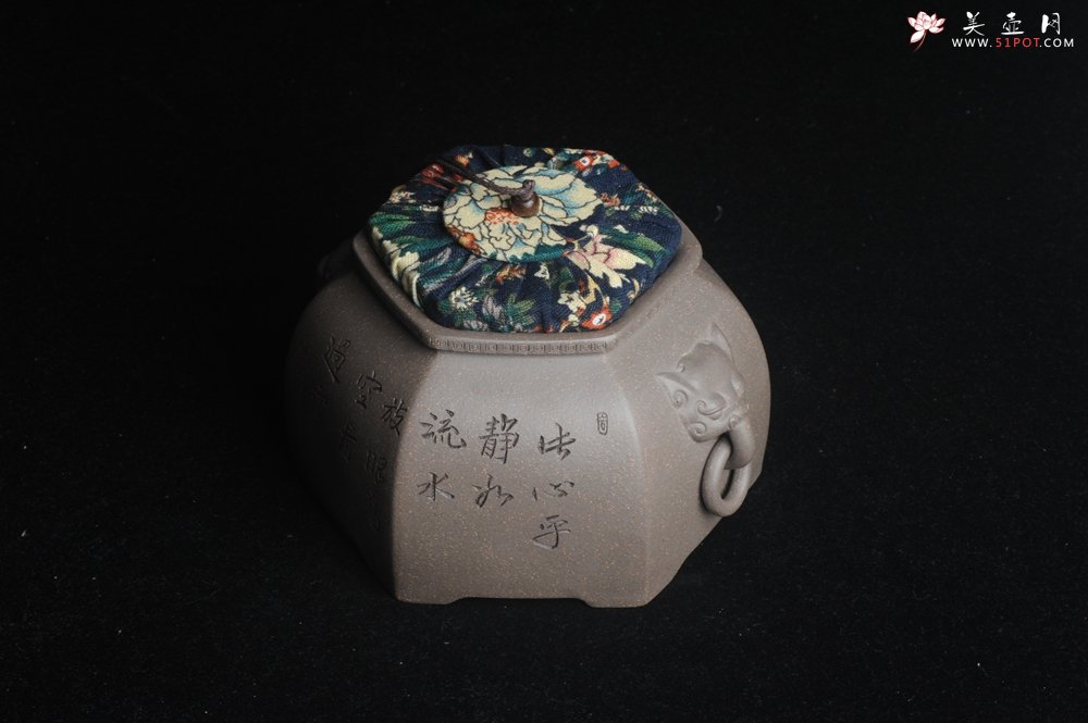 紫砂壶图片：精品特惠 助工老青段精品山水六方瑞兽双耳罐 茶仓 茶叶罐 水洗 - 宜兴紫砂壶网