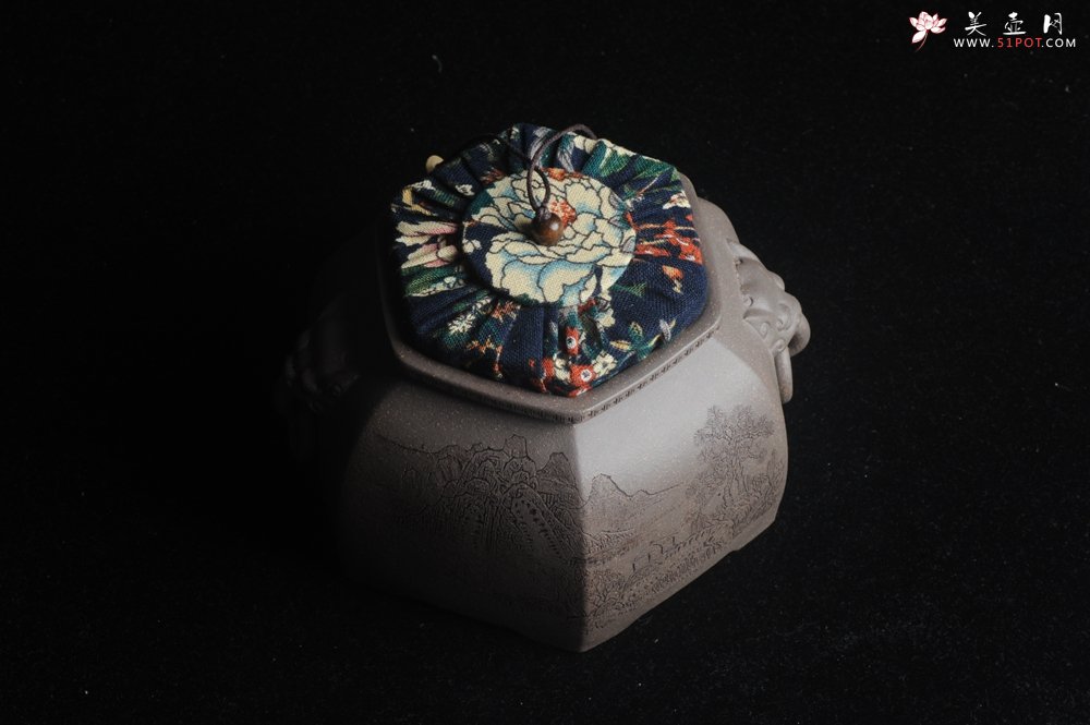 紫砂壶图片：精品特惠 助工老青段精品山水六方瑞兽双耳罐 茶仓 茶叶罐 水洗 - 宜兴紫砂壶网