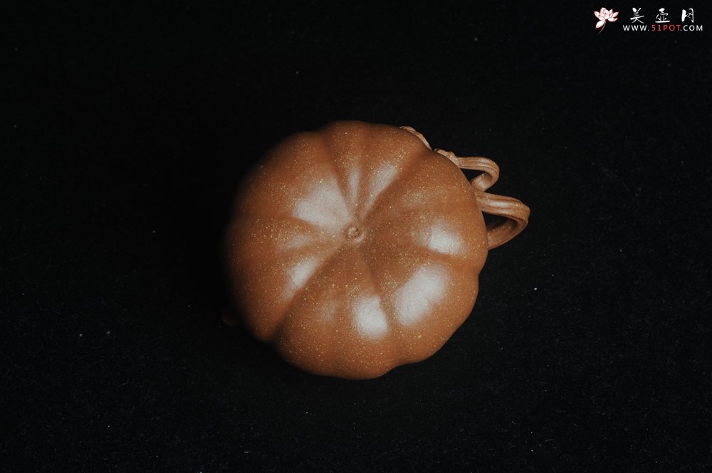 紫砂壶图片：美壶特惠 优质降坡泥全手卡盖小叶歪瓜 茶人醉爱 - 宜兴紫砂壶网