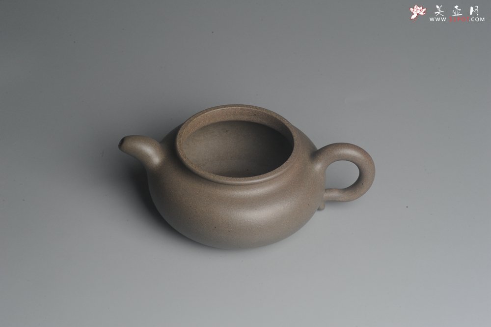 紫砂壶图片：邵大亨传人邵春良实力代表作 气韵十足 全手老青段大亨仿古 矿物质丰富 - 宜兴紫砂壶网