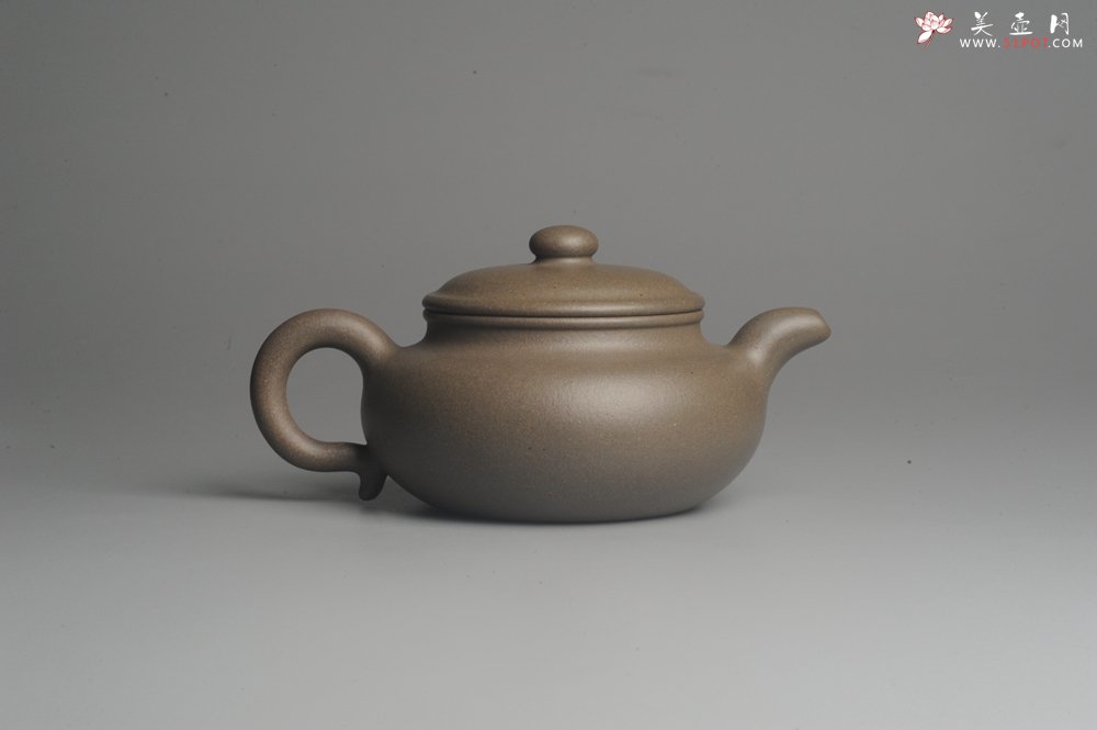 紫砂壶图片：邵大亨传人邵春良实力代表作 气韵十足 全手老青段大亨仿古 矿物质丰富 - 宜兴紫砂壶网