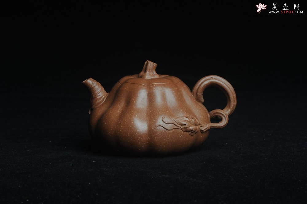 紫砂壶图片：美壶特惠 优质降坡泥全手卡盖小叶歪瓜 茶人醉爱 - 宜兴紫砂壶网