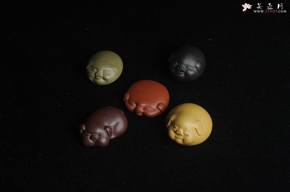 紫砂壶图片：美宠特惠 精致好料五福五彩猪 紫砂茶宠 - 宜兴紫砂壶网