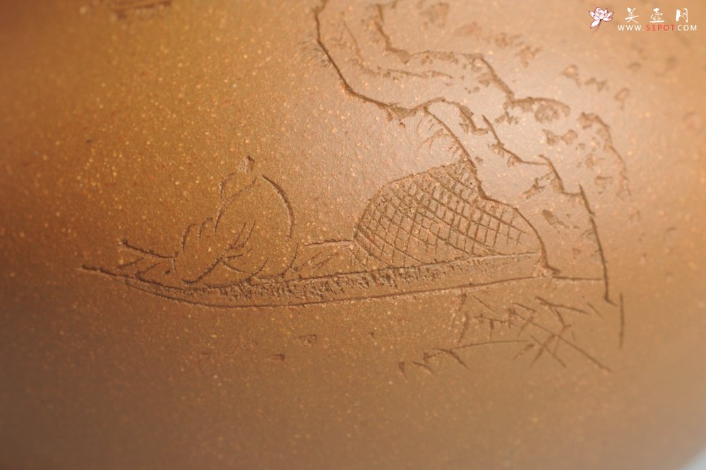 紫砂壶图片：美壶特惠 特好降坡泥精工葫芦壶(福禄) 装饰山水 灰常文气 - 宜兴紫砂壶网