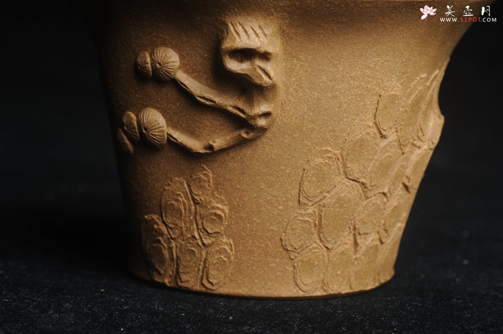 紫砂壶图片：美杯特惠 精致全手工松桩杯 肌理自然丰富 茶人醉爱 - 宜兴紫砂壶网