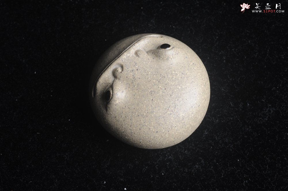 紫砂壶图片：美宠特惠 超可爱的精工芝麻段萌蛤蟆 直径4.5cm 泥料超好 - 宜兴紫砂壶网