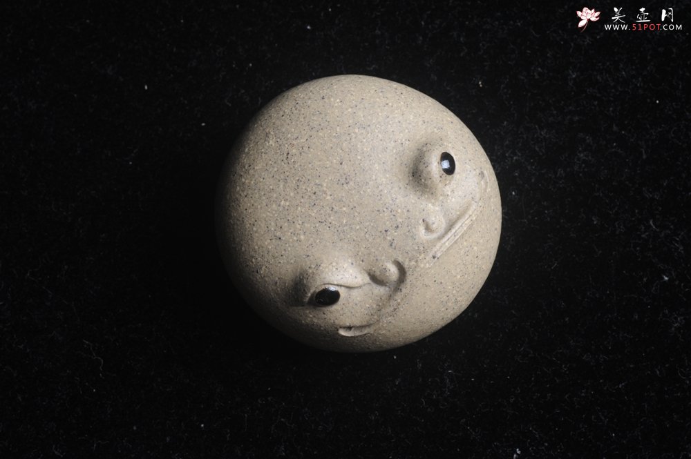 紫砂壶图片：美宠特惠 超可爱的精工芝麻段萌蛤蟆 直径4.5cm 泥料超好 - 宜兴紫砂壶网