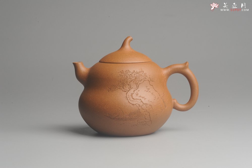紫砂壶图片：美壶特惠 特好降坡泥精工葫芦壶(福禄) 装饰山水 灰常文气 - 宜兴紫砂壶网