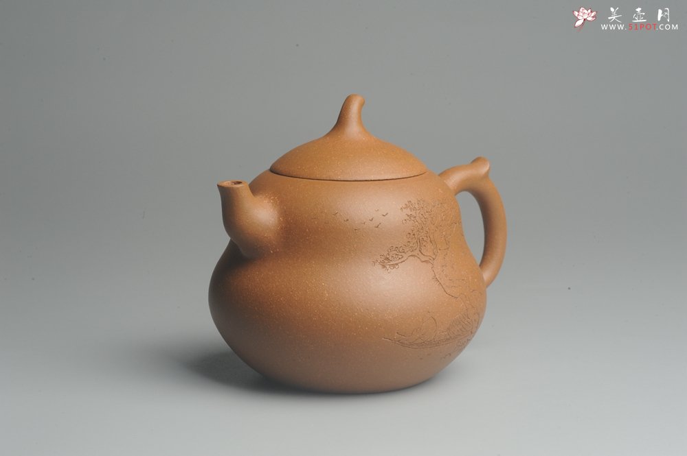 紫砂壶图片：美壶特惠 特好降坡泥精工葫芦壶(福禄) 装饰山水 灰常文气 - 宜兴紫砂壶网