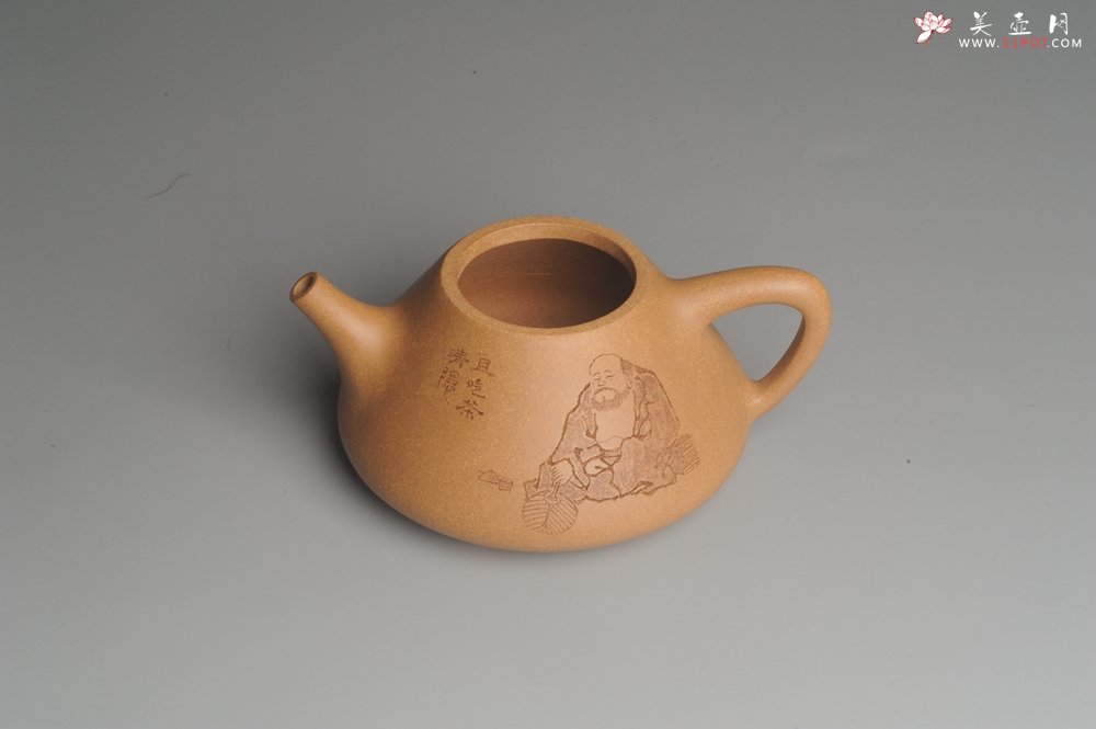 紫砂壶图片：油润老黄段泥(此泥料属于家藏老料！油润无比，识者自知！)全手工子冶石瓢 装饰人物 特文气 - 宜兴紫砂壶网