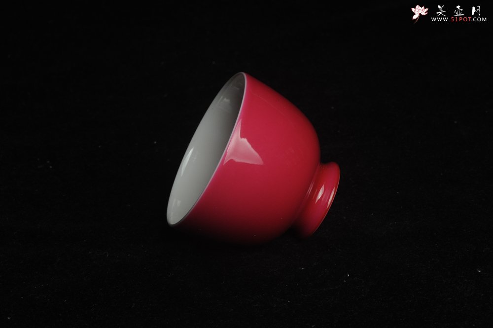 紫砂壶图片：精致胭脂红主人杯 茶人醉爱 适合女士 - 宜兴紫砂壶网