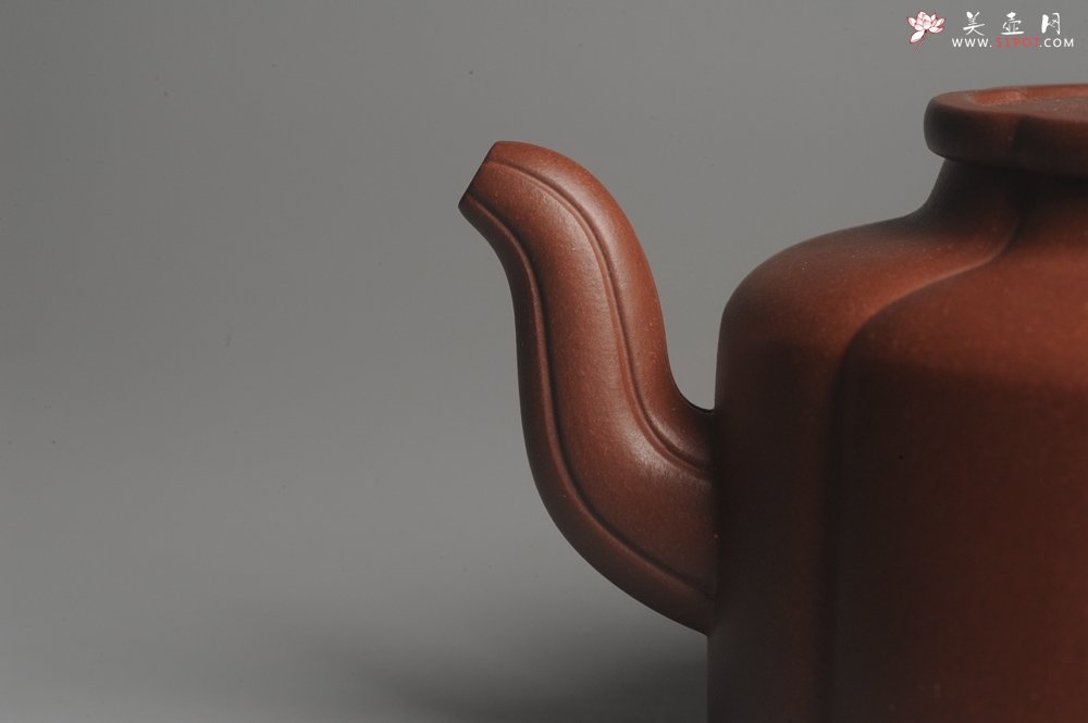 紫砂壶图片：实力派张海艳手工压制成型精工梅花周盘壶 气势磅礴 - 宜兴紫砂壶网