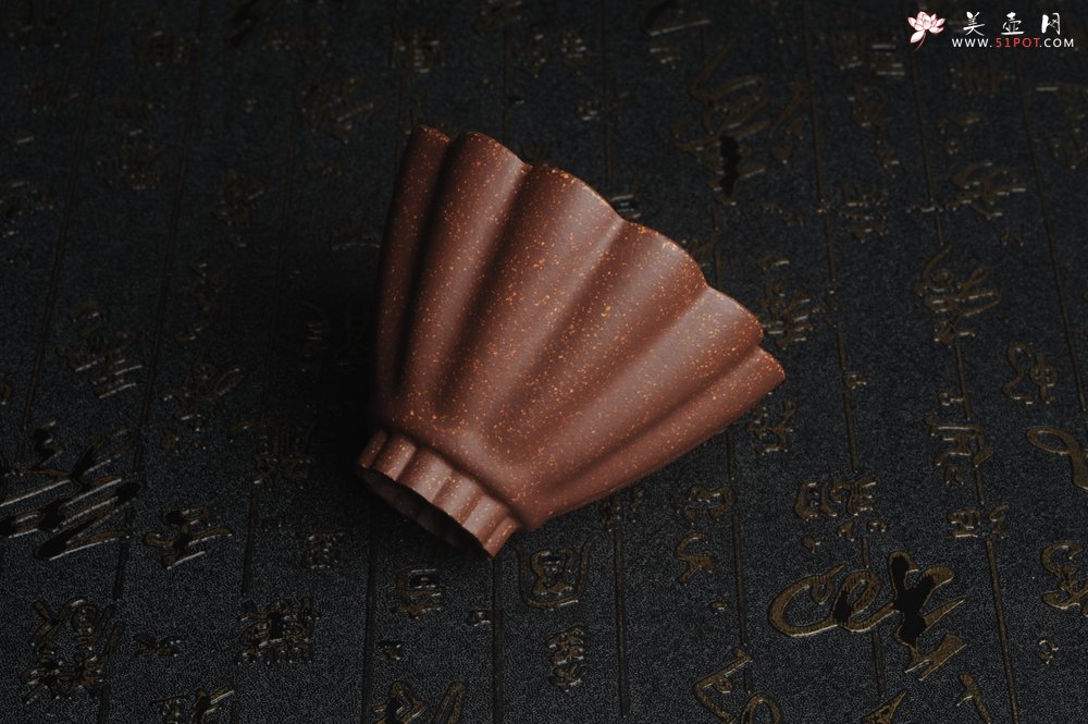 紫砂壶图片：美杯特惠 超精工厚实紫玉金砂菱花杯 主人杯 - 宜兴紫砂壶网